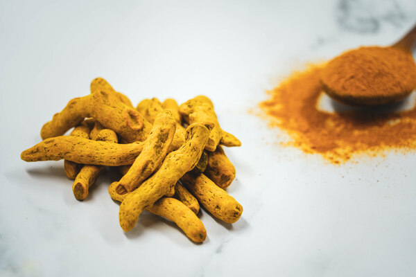 Turmeric Root and Turmeric Powder 1